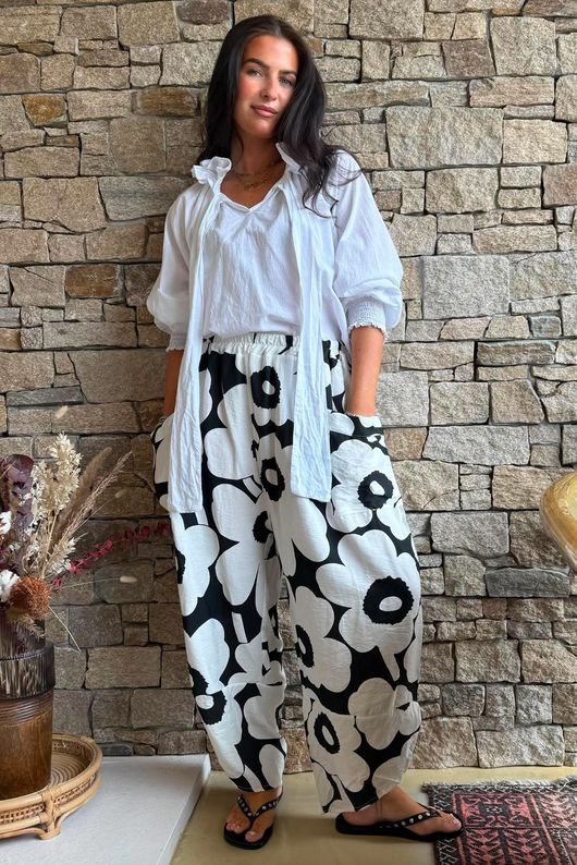 Carnaby Shelby Barrel Pant Black & White